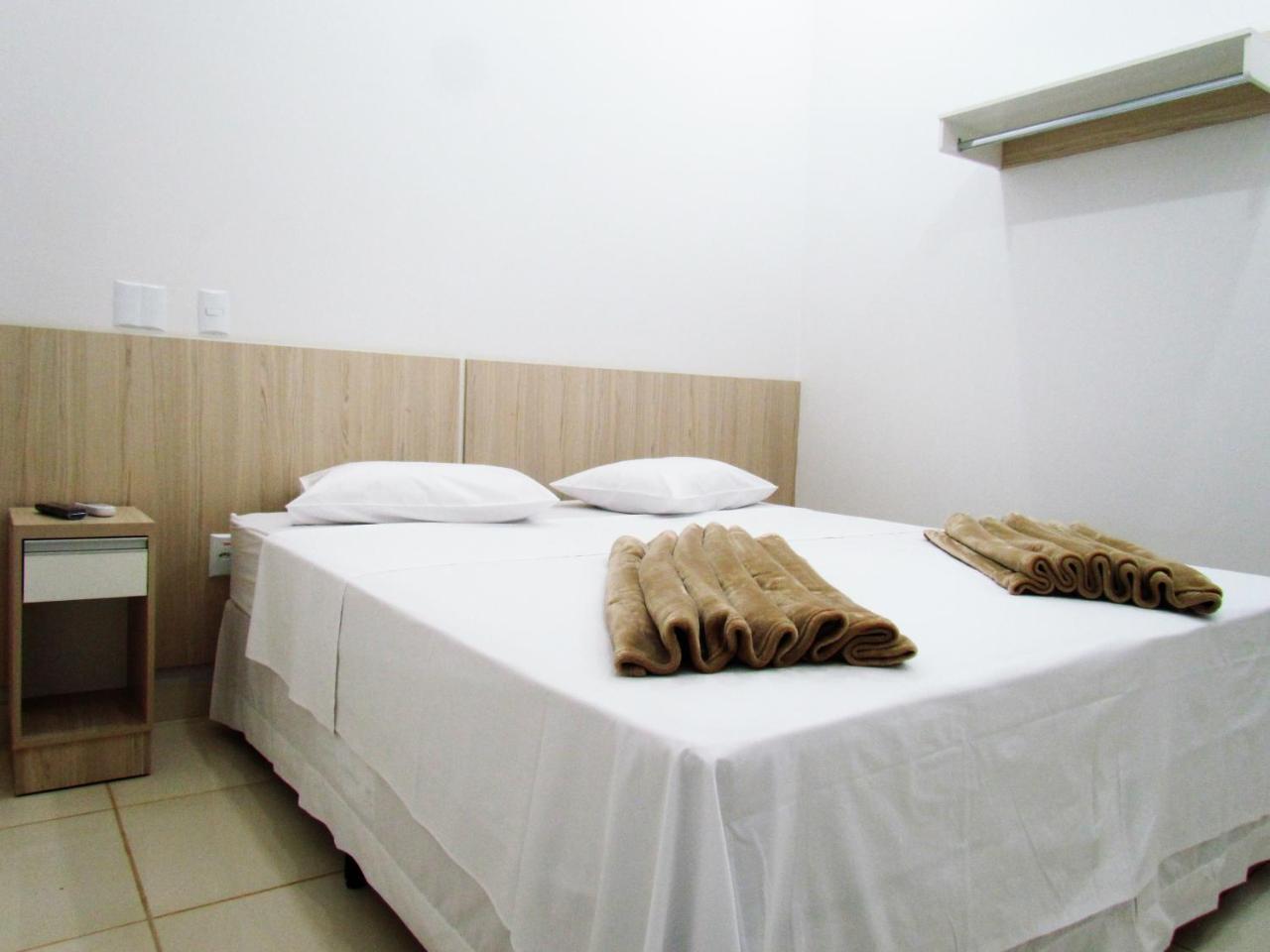 Hotel Oliveiras Trindade  Exterior photo